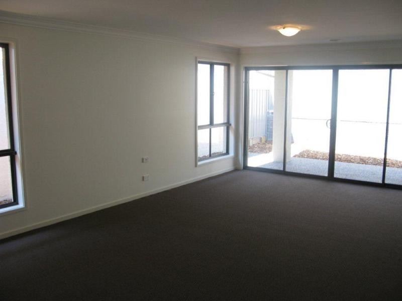 27 Hayman Street, Berwick VIC 3806