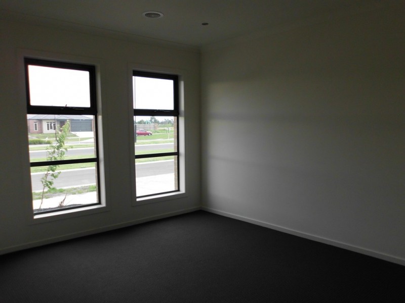 135 Boland Drive, Lyndhurst VIC 3975