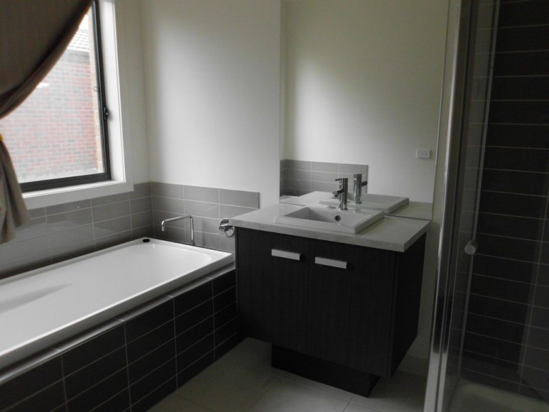 135 Boland Drive, Lyndhurst VIC 3975