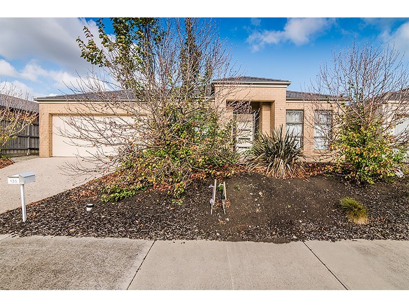 135 Boland Drive, Lyndhurst VIC 3975