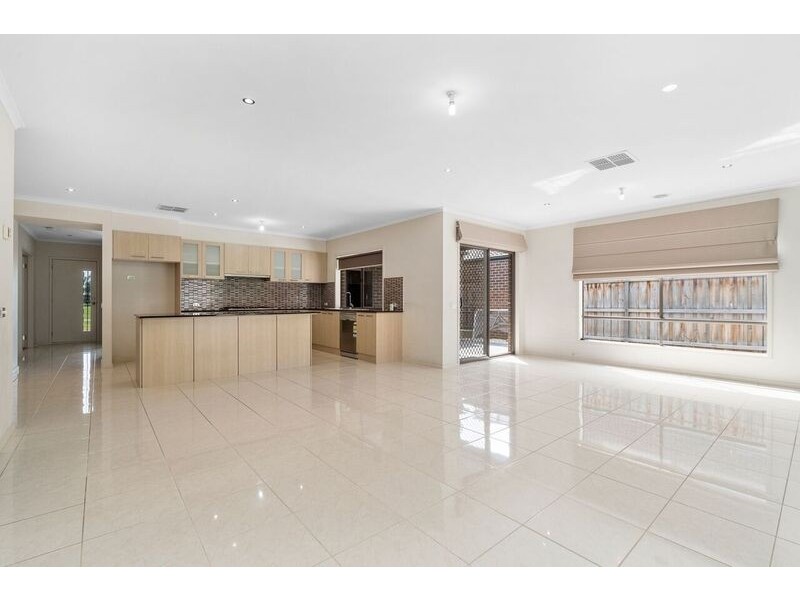 122 Boland Drive, Lyndhurst VIC 3975