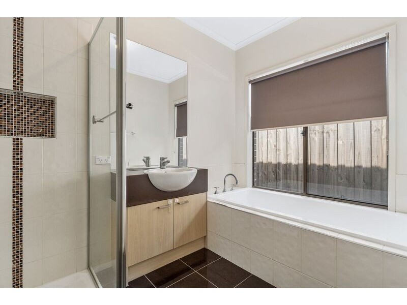 122 Boland Drive, Lyndhurst VIC 3975