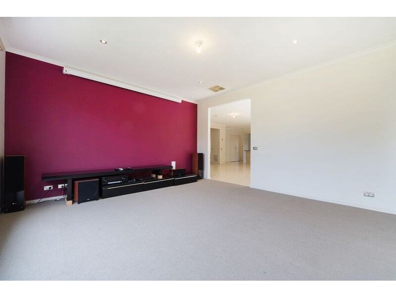 122 Boland Drive, Lyndhurst VIC 3975