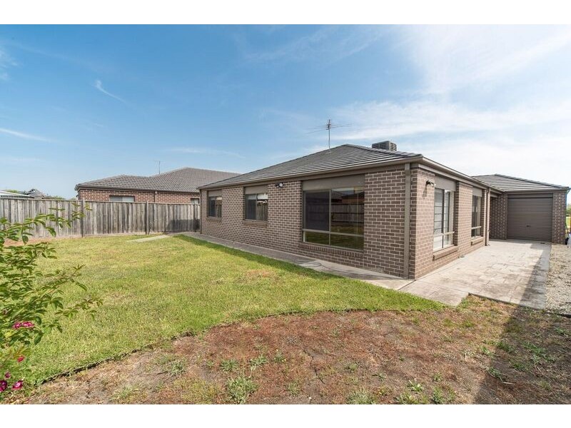 122 Boland Drive, Lyndhurst VIC 3975