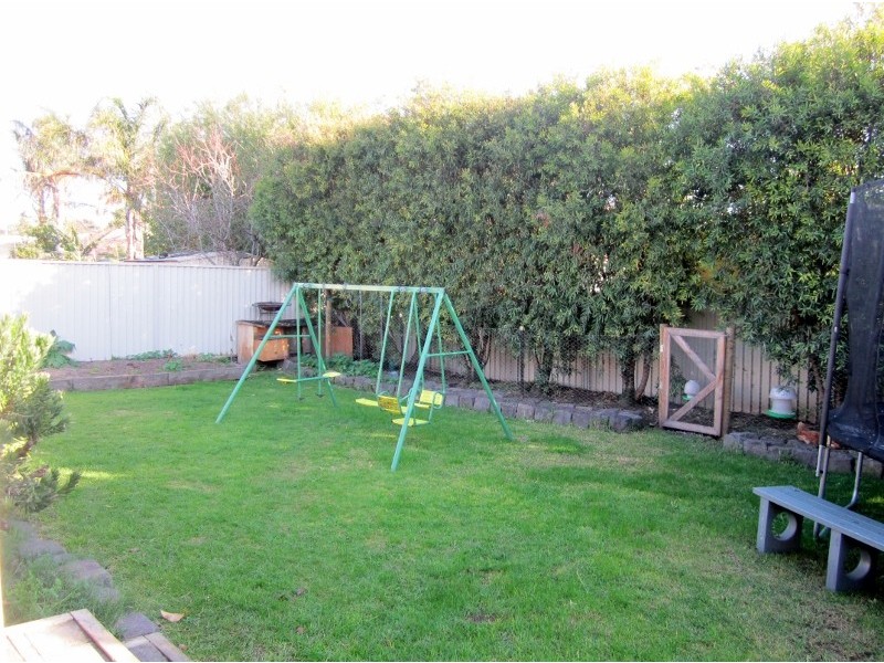 21 Monahans Road, Cranbourne West VIC 3977