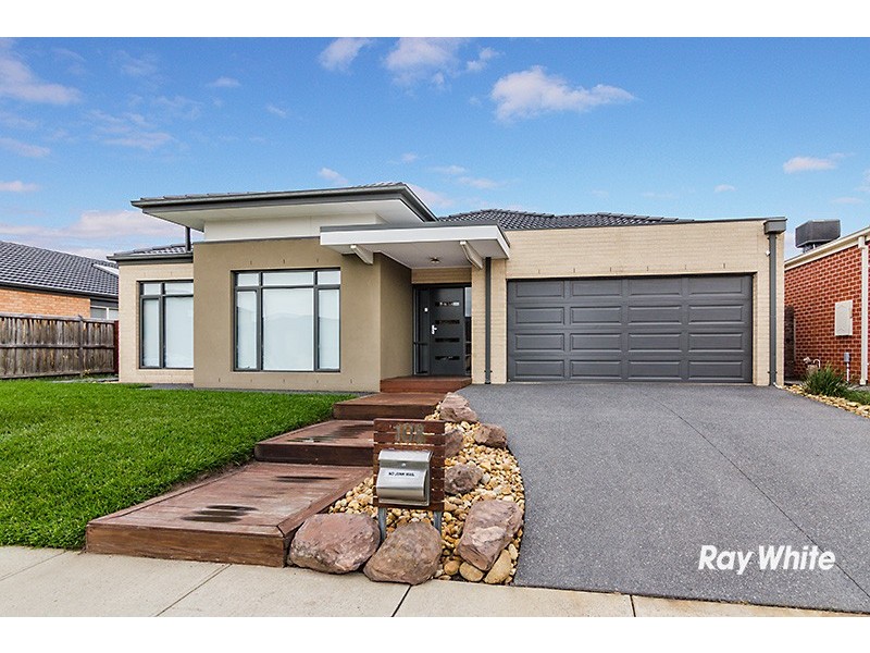 108 Brookwater Parade, Lyndhurst VIC 3975