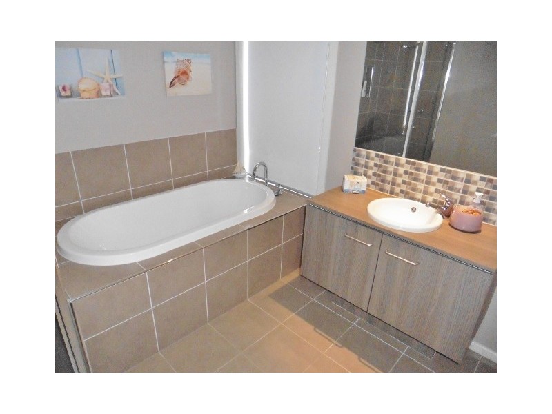 108 Brookwater Parade, Lyndhurst VIC 3975