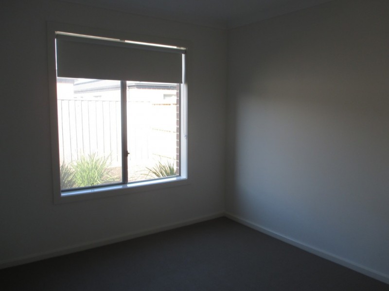 69 Brocker Street, Clyde North VIC 3978