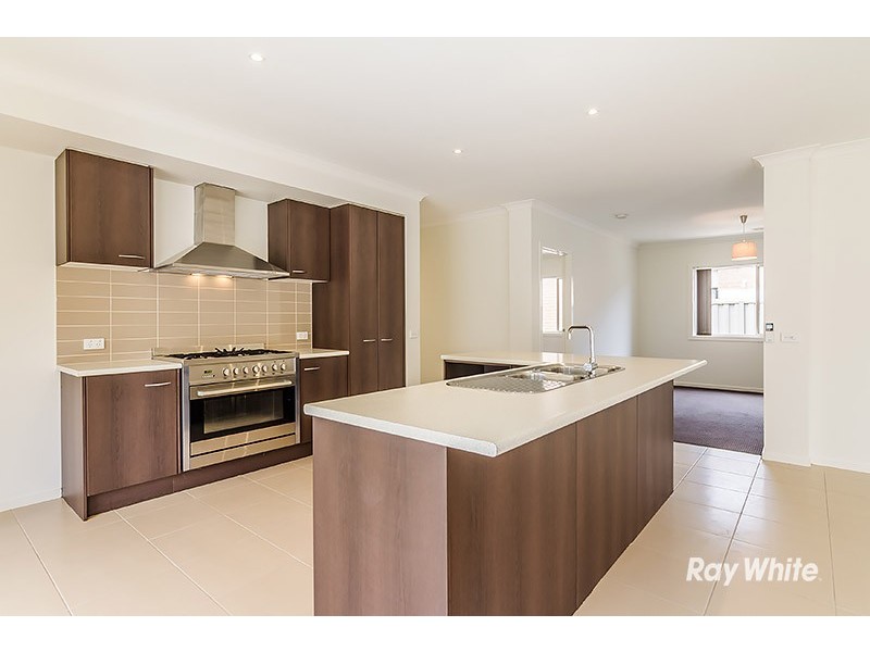 4 Ardent Crescent, Cranbourne East VIC 3977