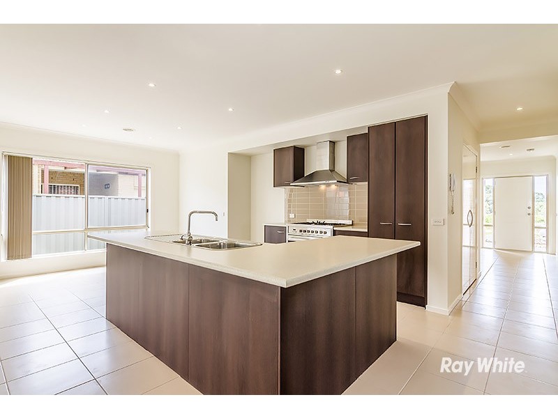 4 Ardent Crescent, Cranbourne East VIC 3977