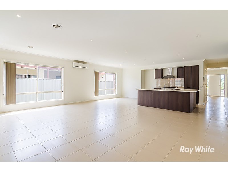4 Ardent Crescent, Cranbourne East VIC 3977