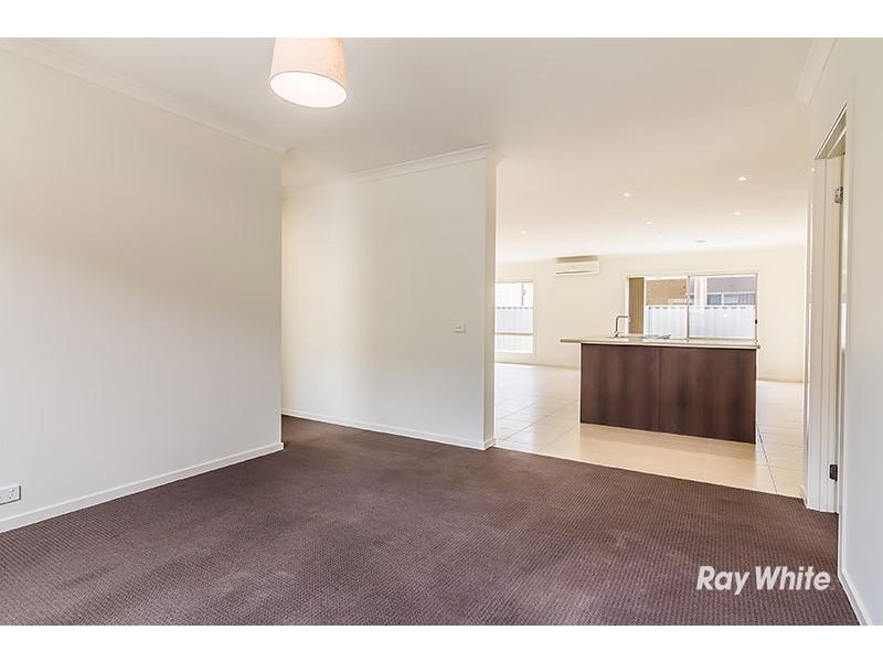 4 Ardent Crescent, Cranbourne East VIC 3977