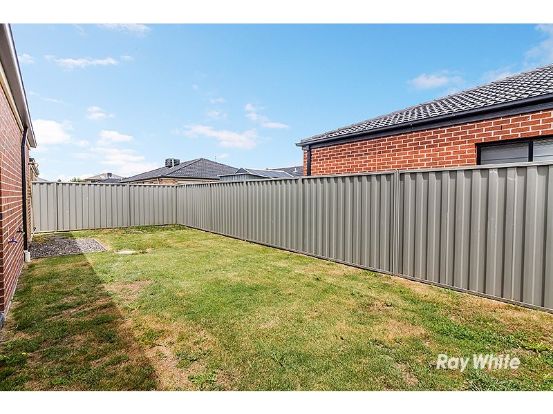 4 Ardent Crescent, Cranbourne East VIC 3977