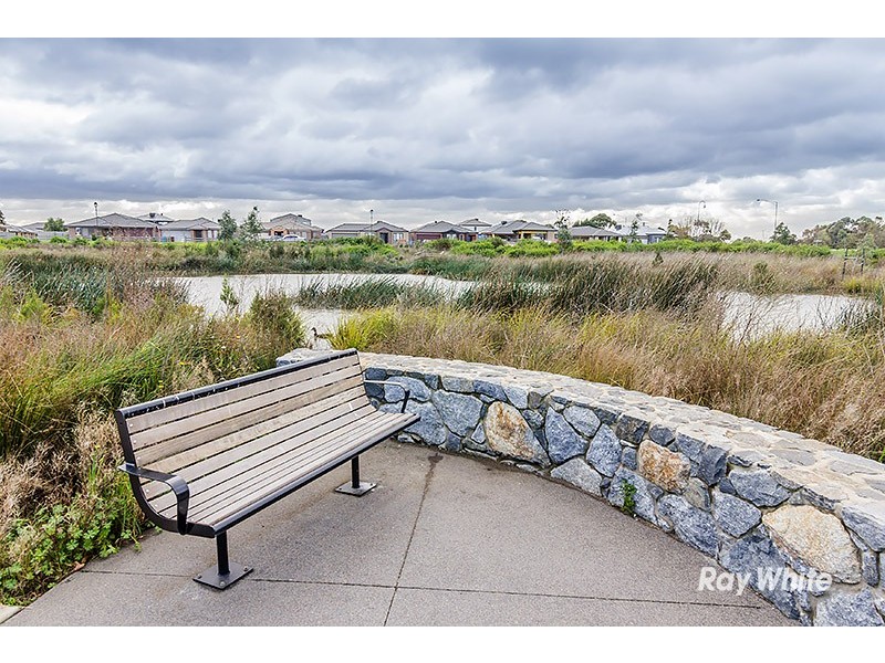 4 Ardent Crescent, Cranbourne East VIC 3977