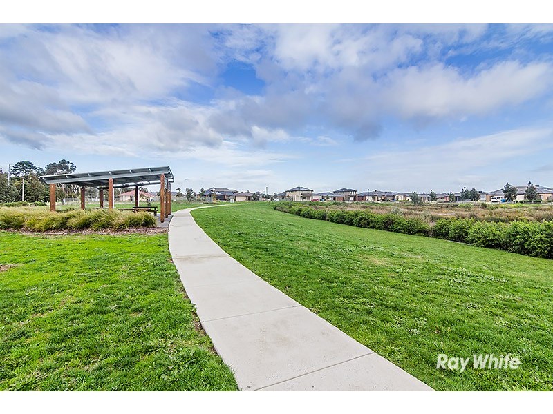 4 Ardent Crescent, Cranbourne East VIC 3977