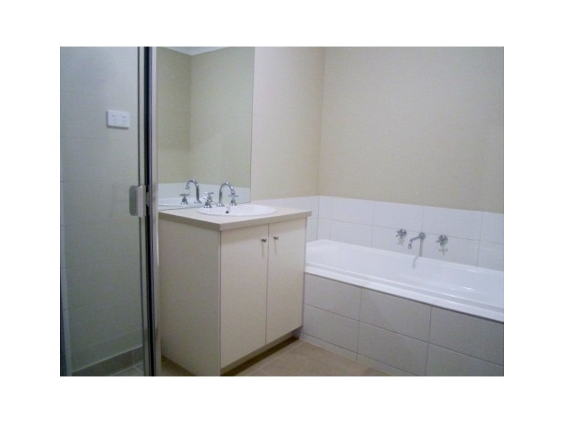 35 Kosciuszko Circuit, Clyde VIC 3978