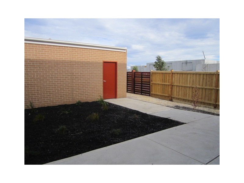 35 Kosciuszko Circuit, Clyde VIC 3978