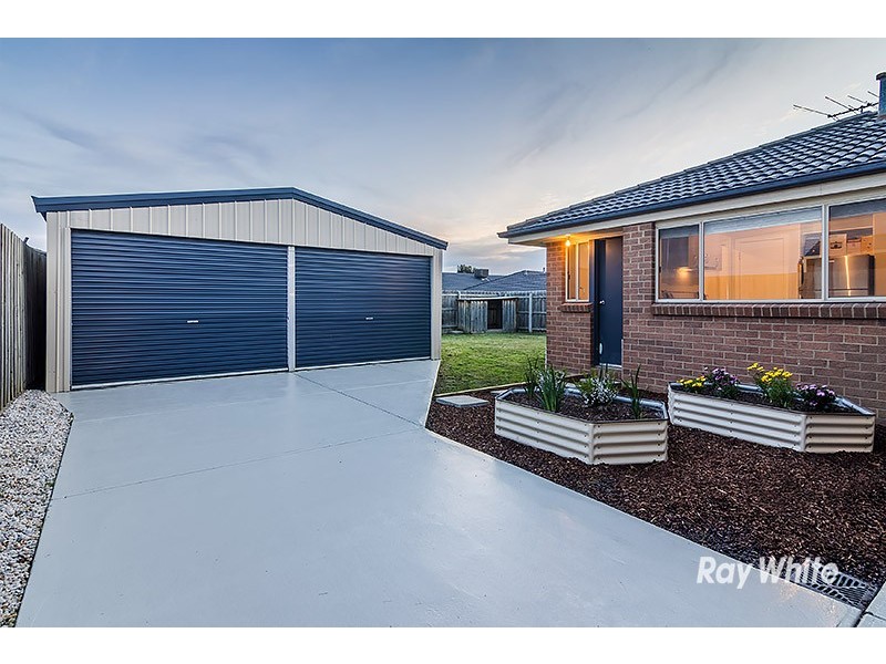 27 Kulkami Way, Cranbourne West VIC 3977