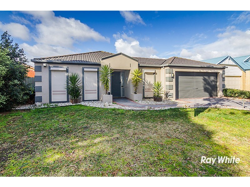 10 Masterton Place, Cranbourne East VIC 3977