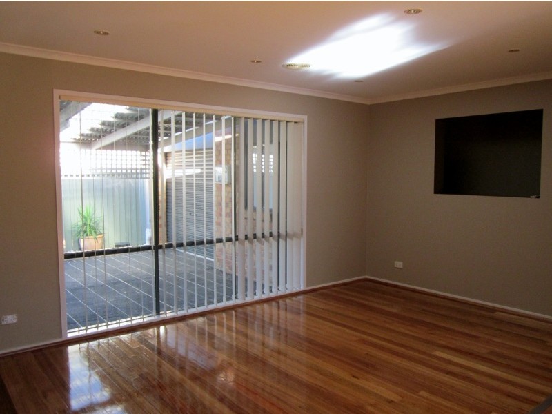 10 Masterton Place, Cranbourne East VIC 3977