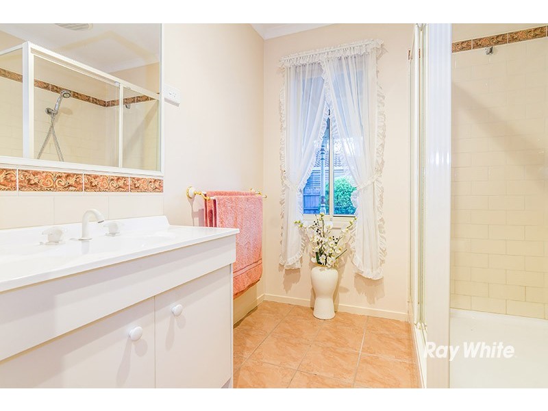 4 Ashton Court, Cranbourne VIC 3977