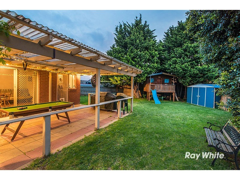 20 Andrea Crescent, Cranbourne North VIC 3977