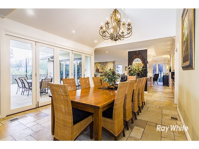 2 Oakridge Close, Lysterfield South VIC 3156