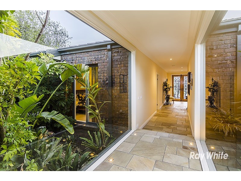 2 Oakridge Close, Lysterfield South VIC 3156