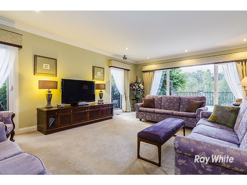 2 Oakridge Close, Lysterfield South VIC 3156