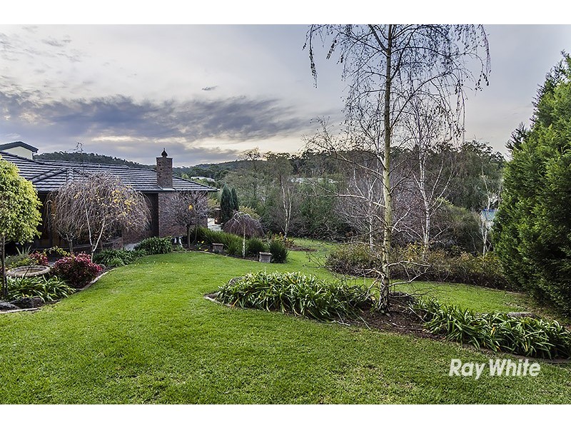 2 Oakridge Close, Lysterfield South VIC 3156