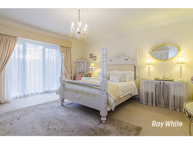 2 Oakridge Close, Lysterfield South VIC 3156