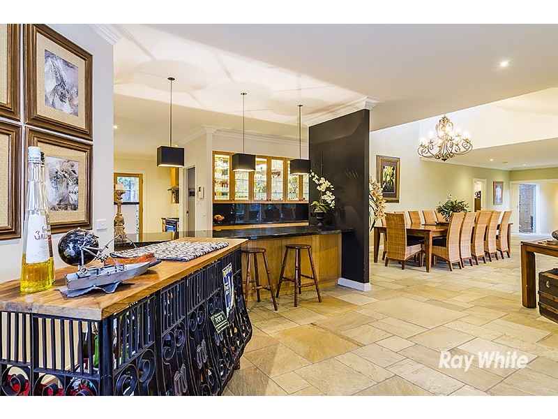 2 Oakridge Close, Lysterfield South VIC 3156