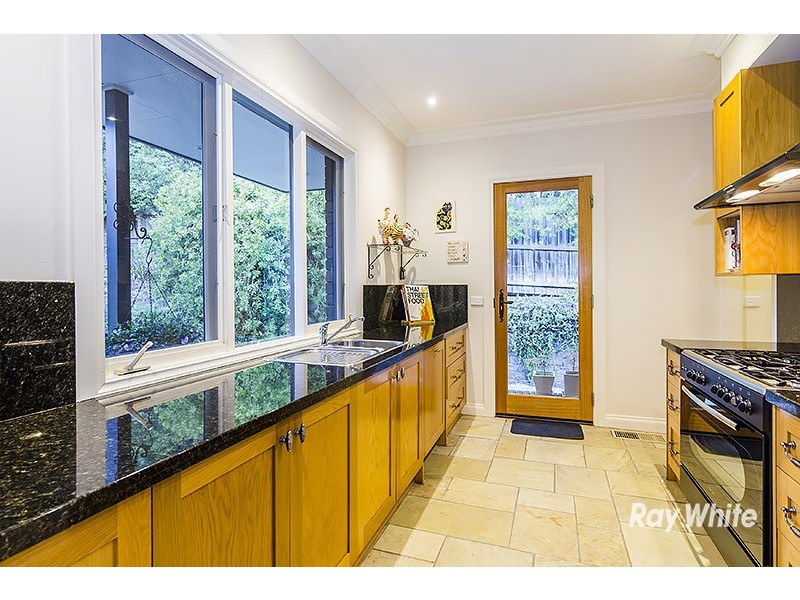 2 Oakridge Close, Lysterfield South VIC 3156