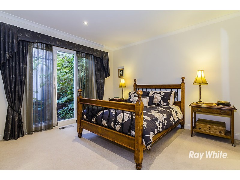 2 Oakridge Close, Lysterfield South VIC 3156