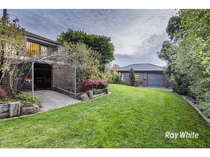 2 Oakridge Close, Lysterfield South VIC 3156