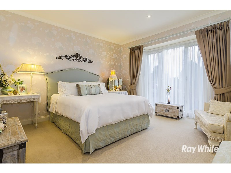 2 Oakridge Close, Lysterfield South VIC 3156