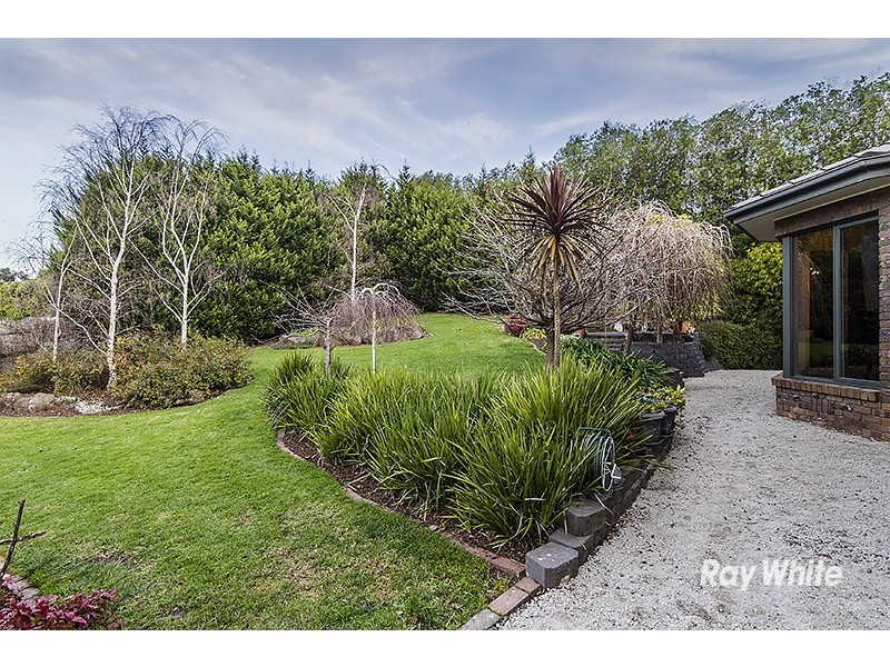 2 Oakridge Close, Lysterfield South VIC 3156