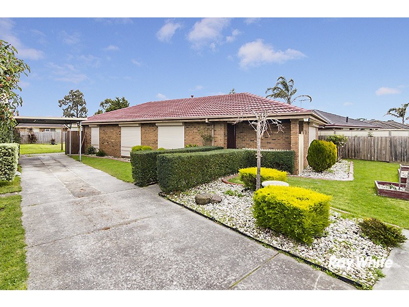 32 Courtenay Avenue, Cranbourne North VIC 3977