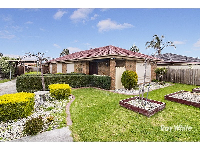32 Courtenay Avenue, Cranbourne North VIC 3977