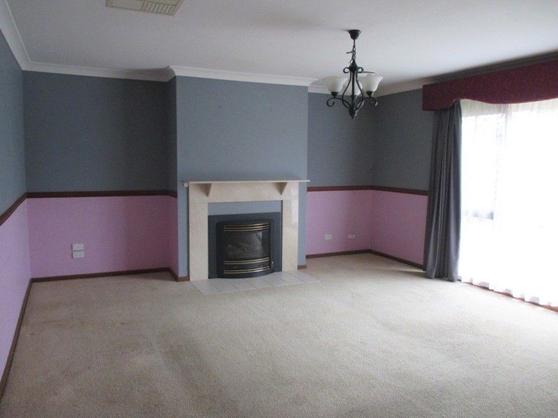 32 Courtenay Avenue, Cranbourne North VIC 3977