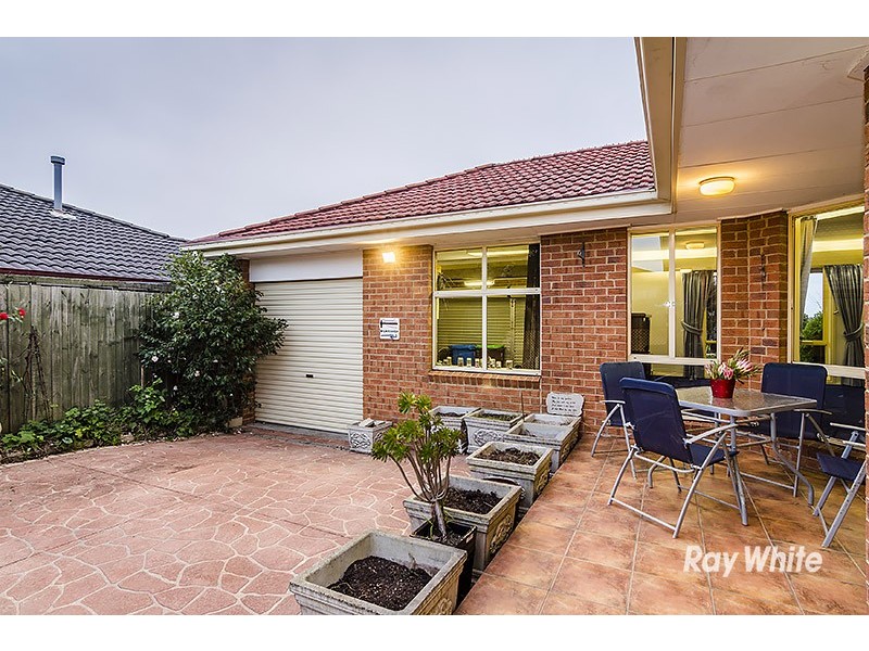 21 Sinatra Way, Cranbourne East VIC 3977