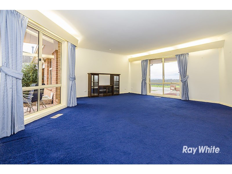 21 Sinatra Way, Cranbourne East VIC 3977