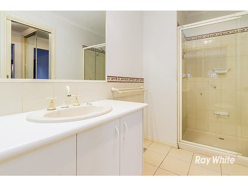 21 Sinatra Way, Cranbourne East VIC 3977