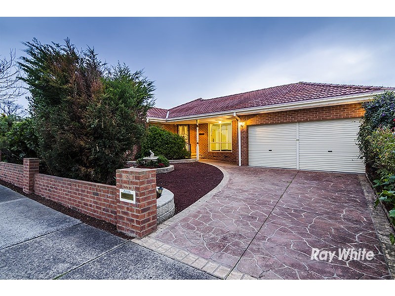 21 Sinatra Way, Cranbourne East VIC 3977