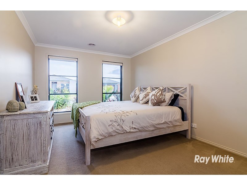 14 Wesson Way, Cranbourne East VIC 3977