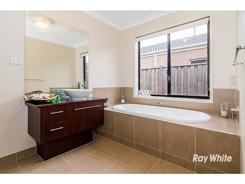 14 Wesson Way, Cranbourne East VIC 3977
