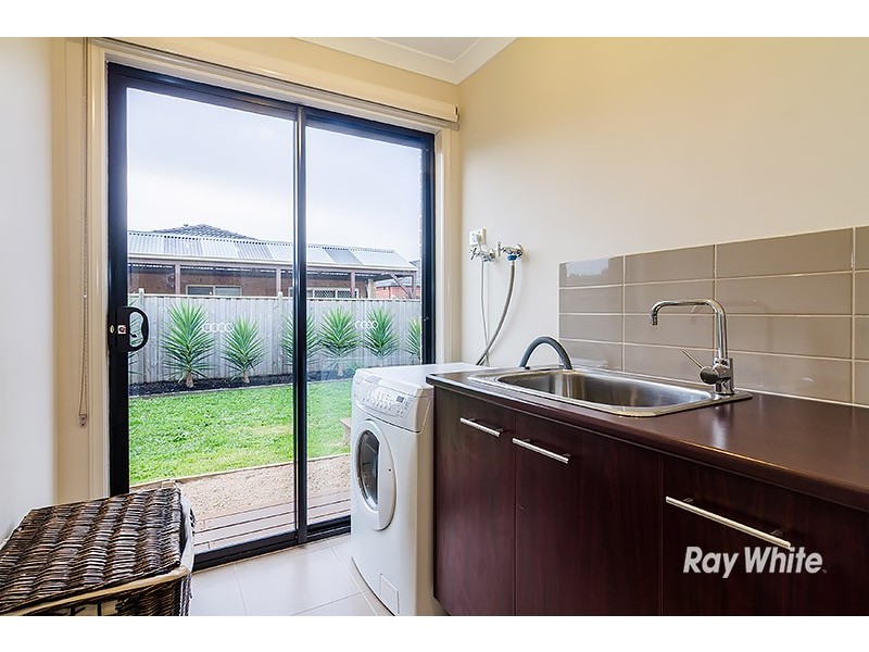 14 Wesson Way, Cranbourne East VIC 3977