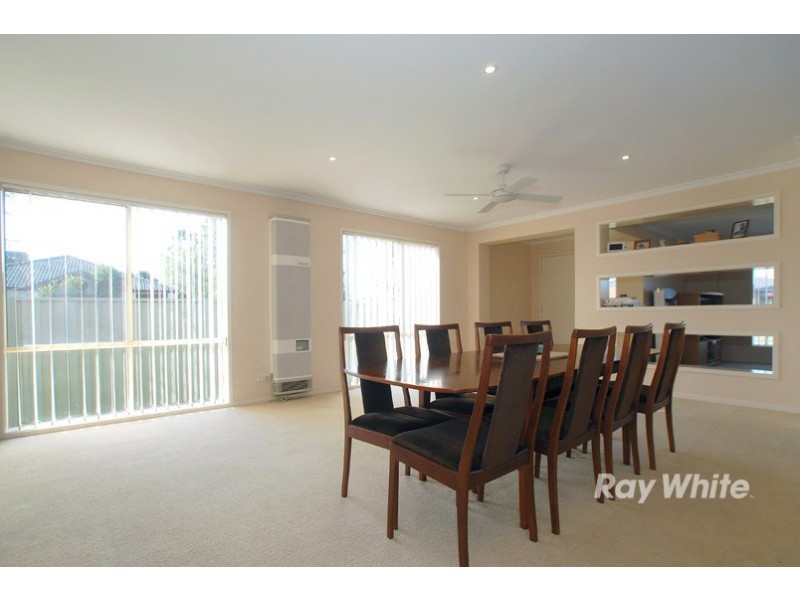 9 Scotsdale Drive, Cranbourne East VIC 3977