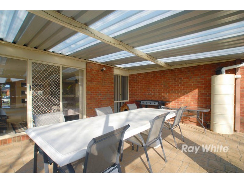 9 Scotsdale Drive, Cranbourne East VIC 3977