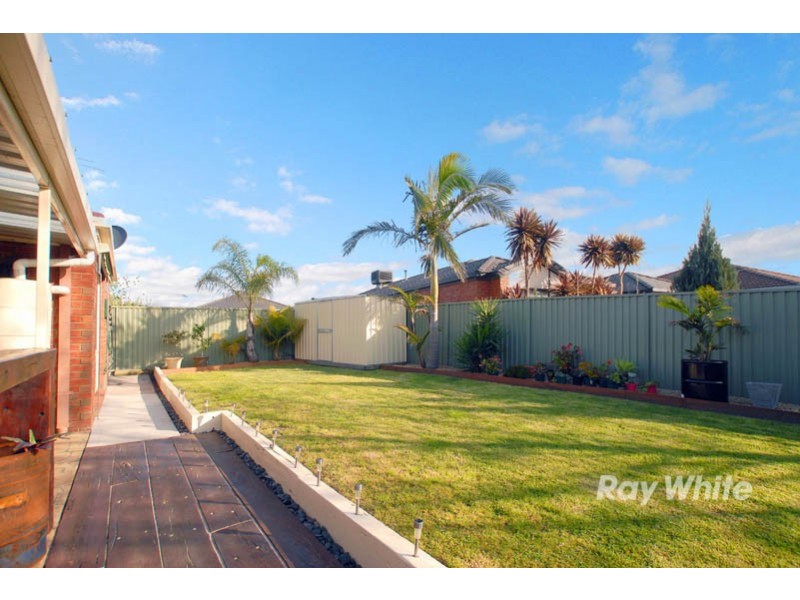 9 Scotsdale Drive, Cranbourne East VIC 3977